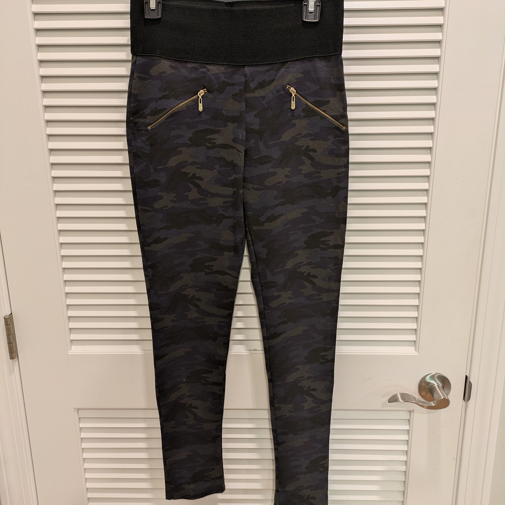 Camo Skinny Pants Size Medium
